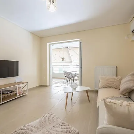 Pame - 1bd Piraiki Home, 5 Min To The Sea Apartment