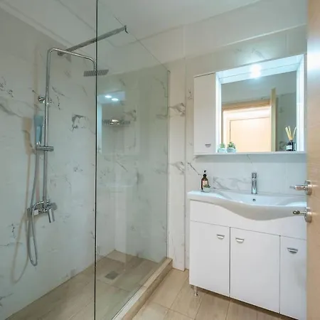 Pame - 1bd Piraiki Home, 5 Min To The Sea Piraeus